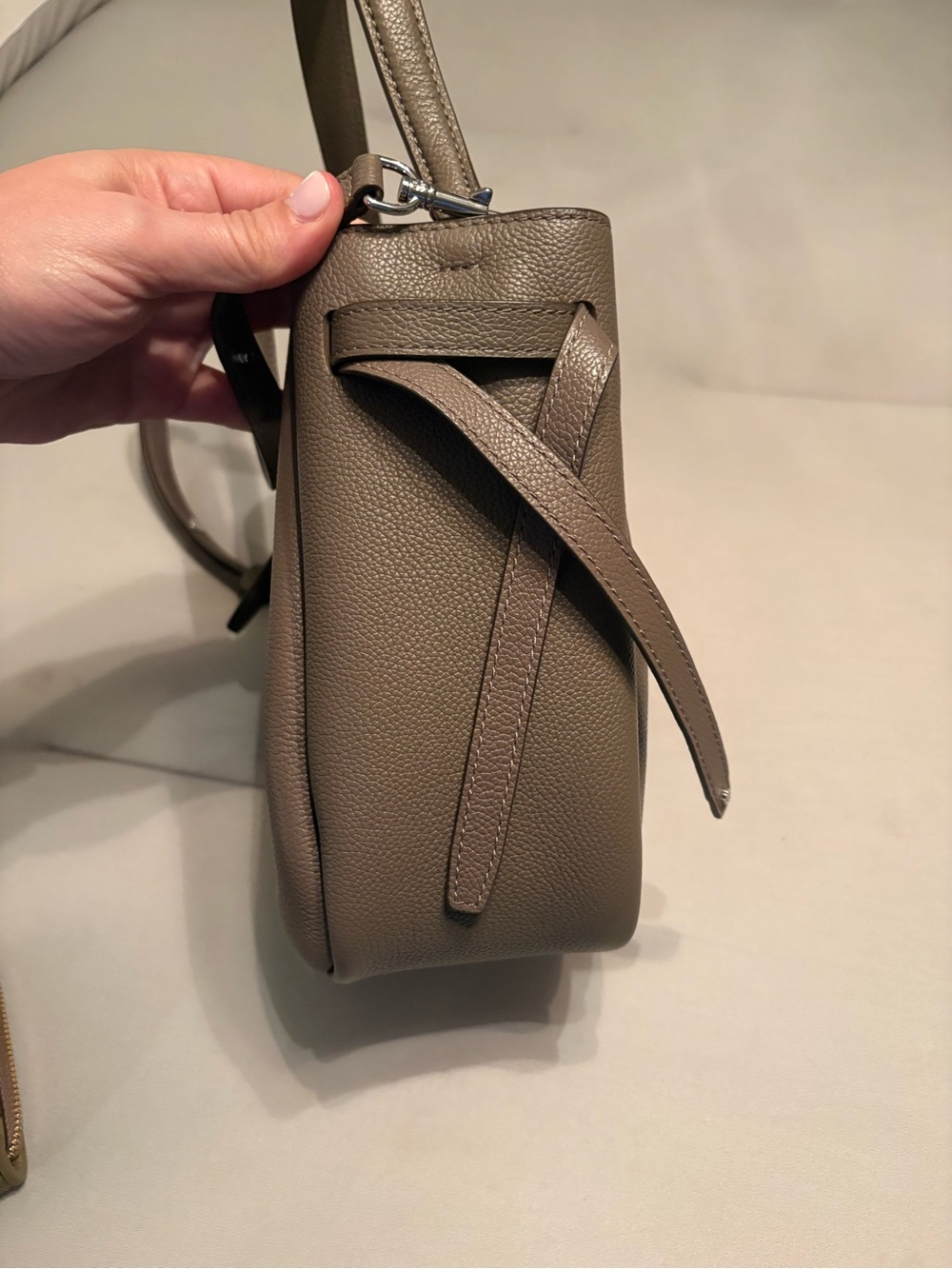 Tory Burch Romy Pebbled Leather Bucket Bag - Picture 6 of 9